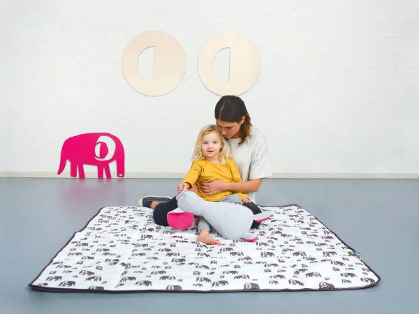 SIMPLY GOOD Picnic Blanket - Grey Elephants