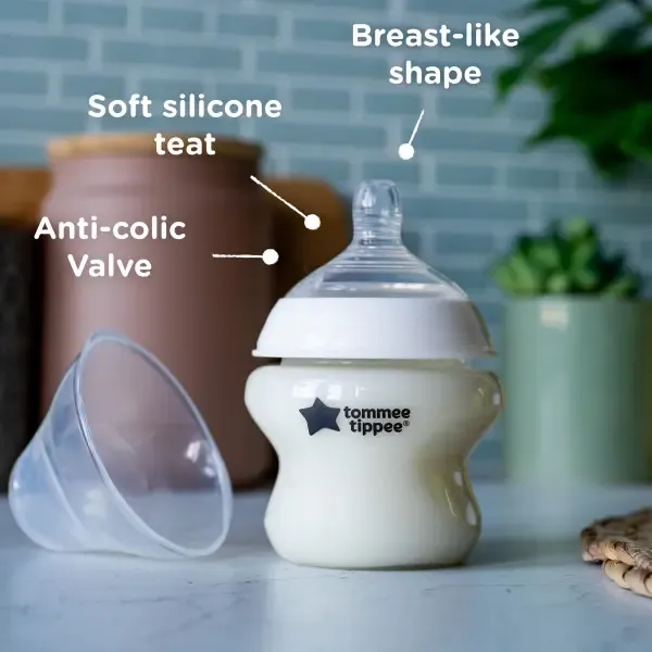 TOMMEE TIPPEE Newborn Bottle Starter Set Girl
