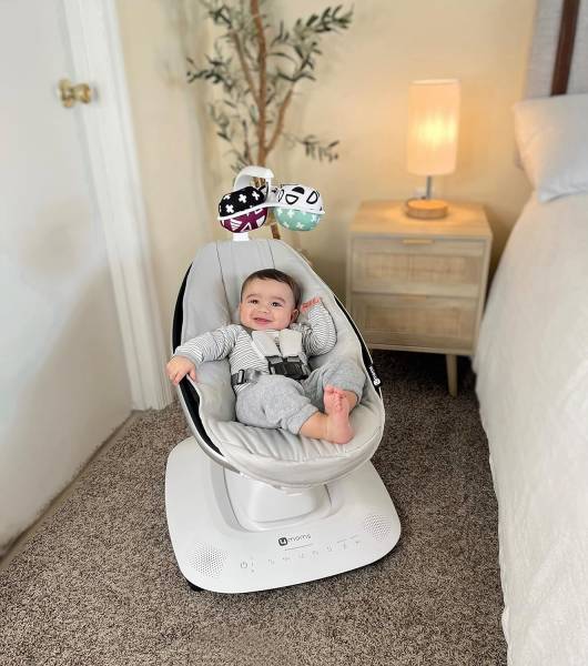 4MOMS MamaRoo Multimotion Baby Swing - Grey