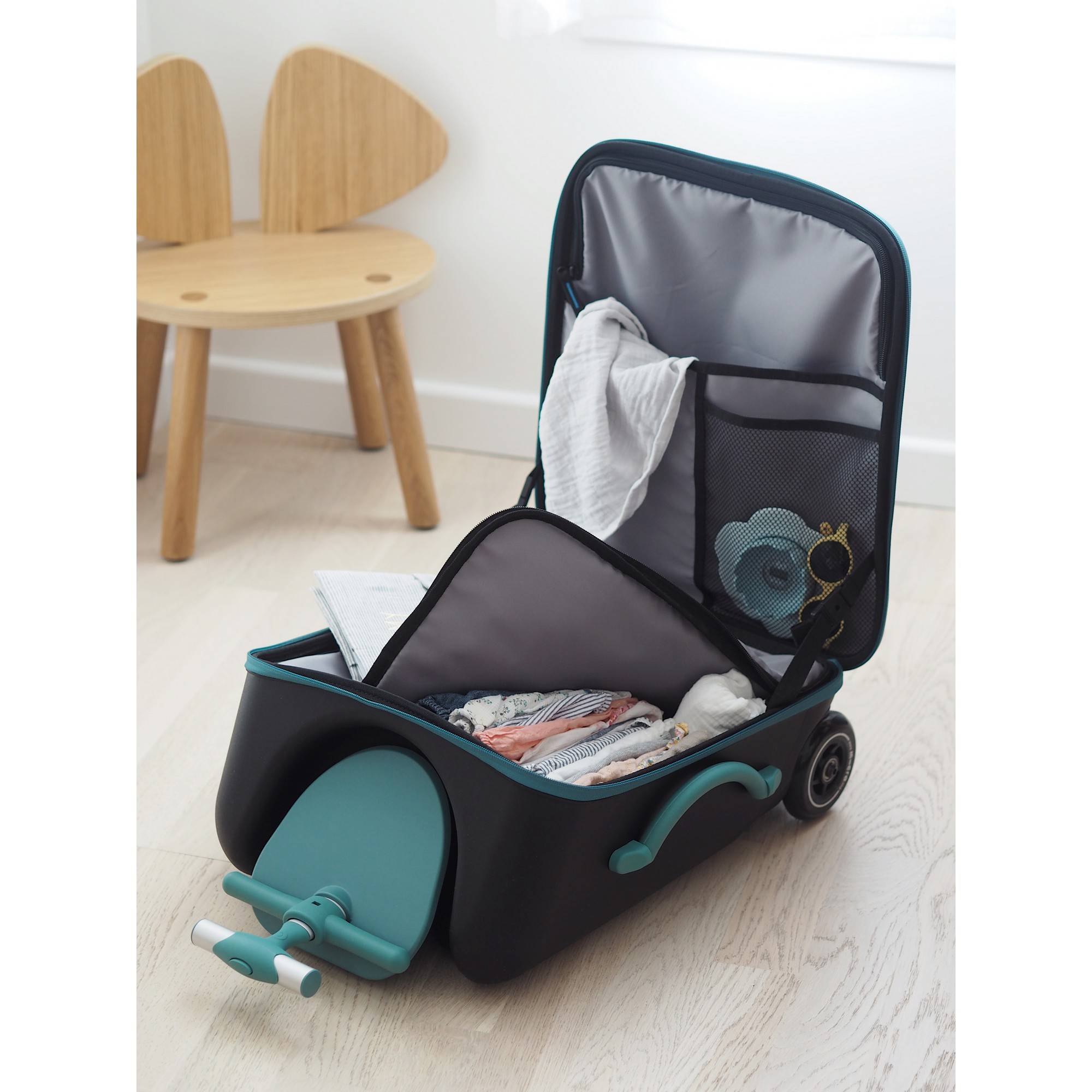 Mamatoto Mother Child Lifestyle Shop BEABA Suitcase with Travel Seat Luggage Eazy Green Blue