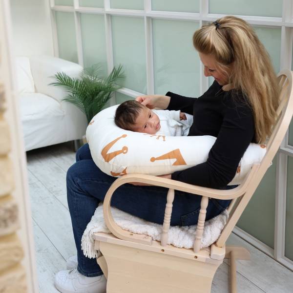 SIMPLY GOOD Nursing Pillow - Brown Crown