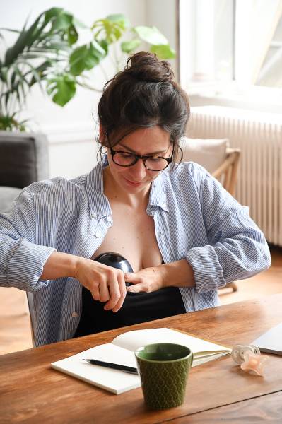 BEABA Hands Free Electric Breast Pump - Night Blue