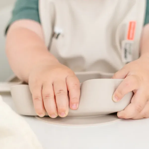 DONE BY DEER Silicone Stick&Stay Bowl Sheepy - Sand