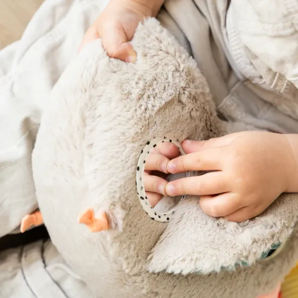 DONE BY DEER Hide&Seek Activity Toy Clucky - Sand