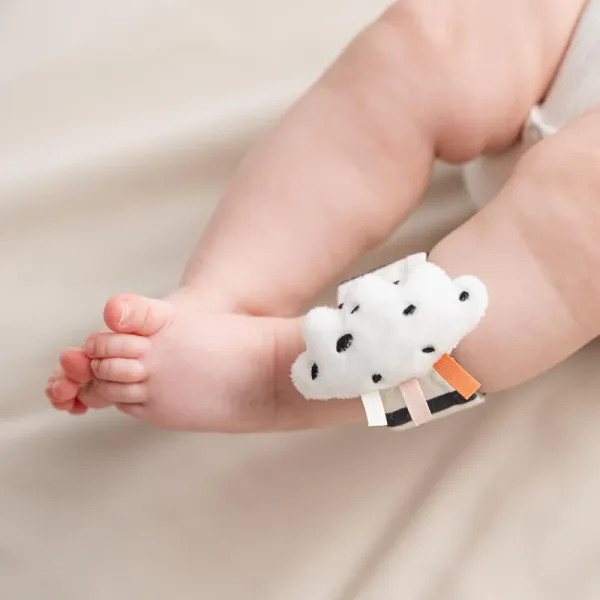 DONE BY DEER Wrist Rattle set Happy Clouds - Powder